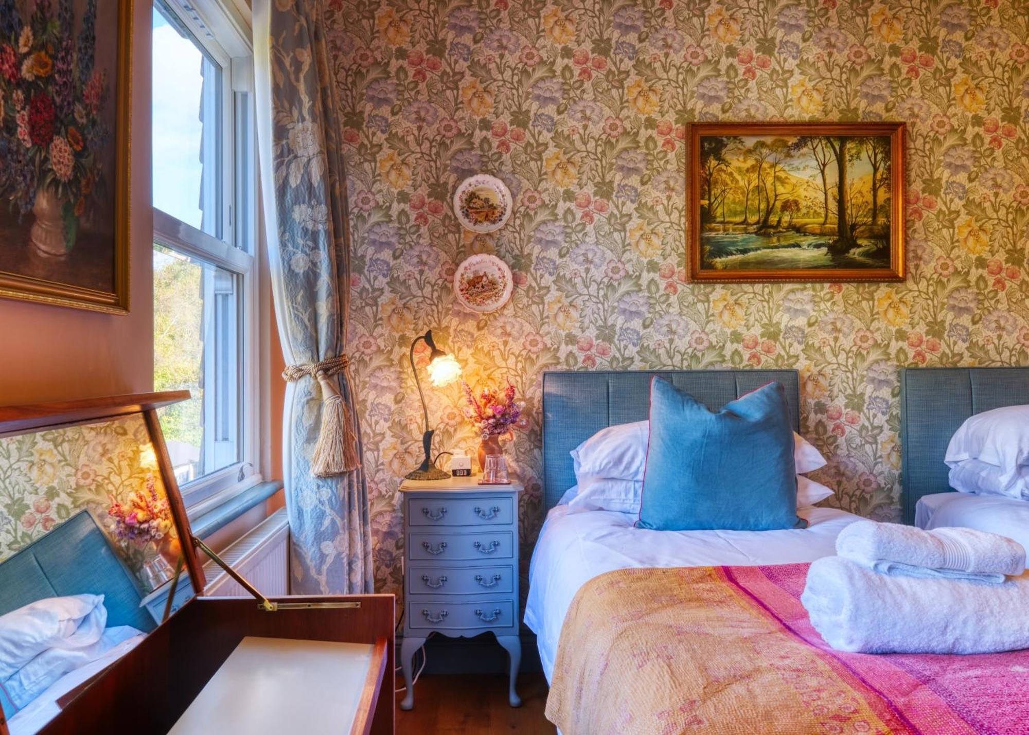 The Bluebell Hotel บาธ ภายนอก รูปภาพ
