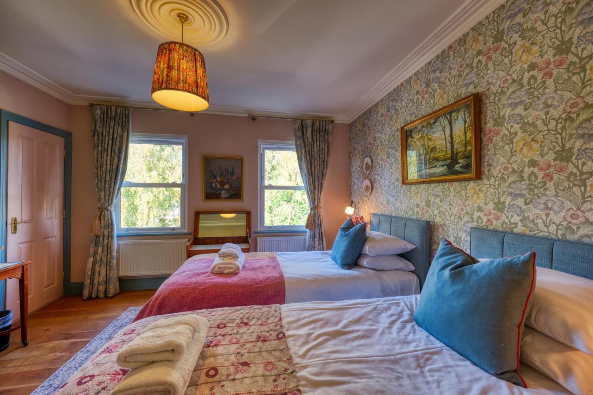 The Bluebell Hotel บาธ ภายนอก รูปภาพ