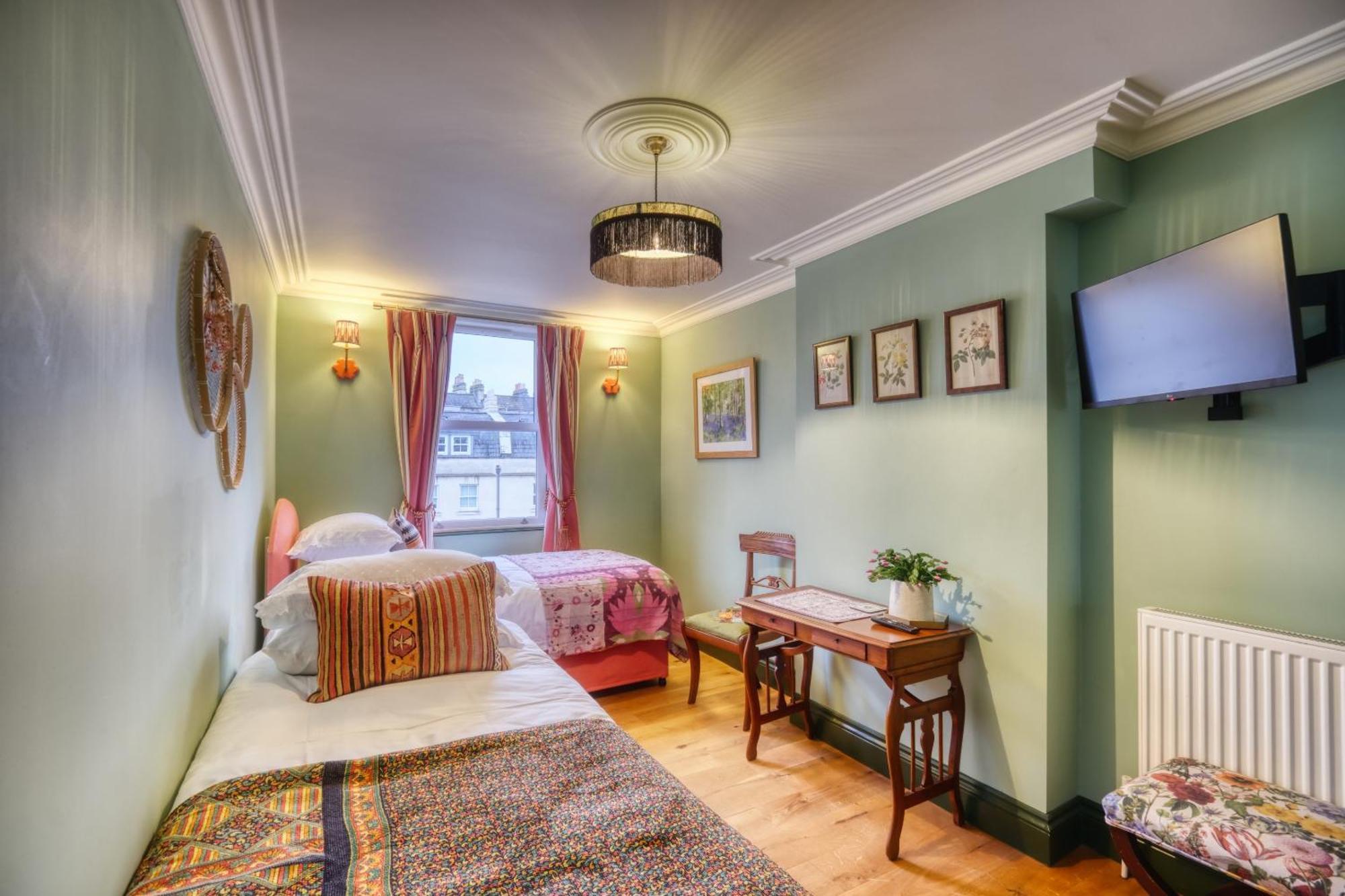 The Bluebell Hotel บาธ ภายนอก รูปภาพ