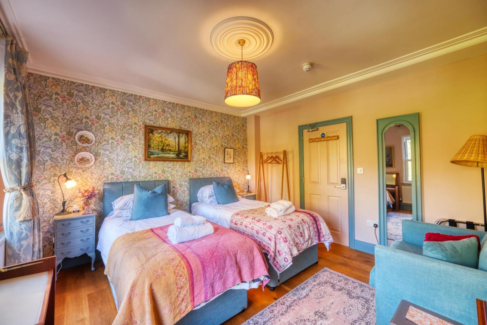 The Bluebell Hotel บาธ ภายนอก รูปภาพ